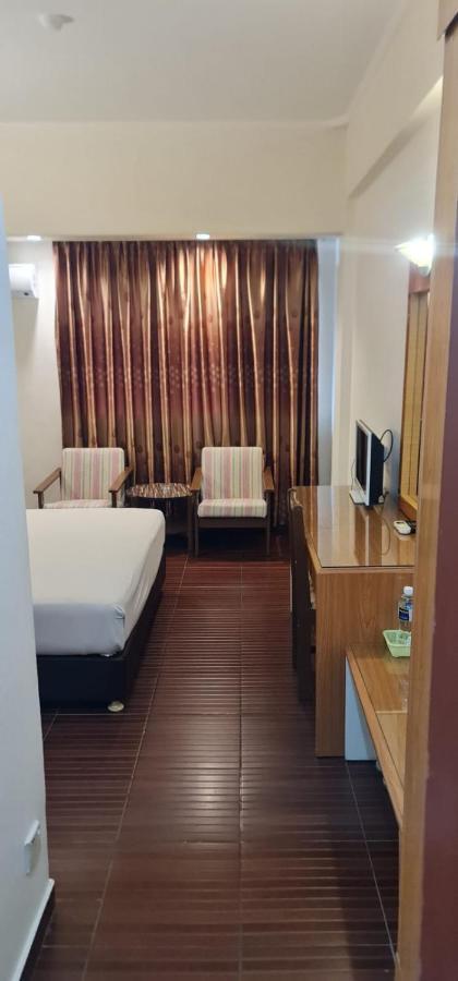 Paradise Hotel Tanjung Pinang Exterior photo