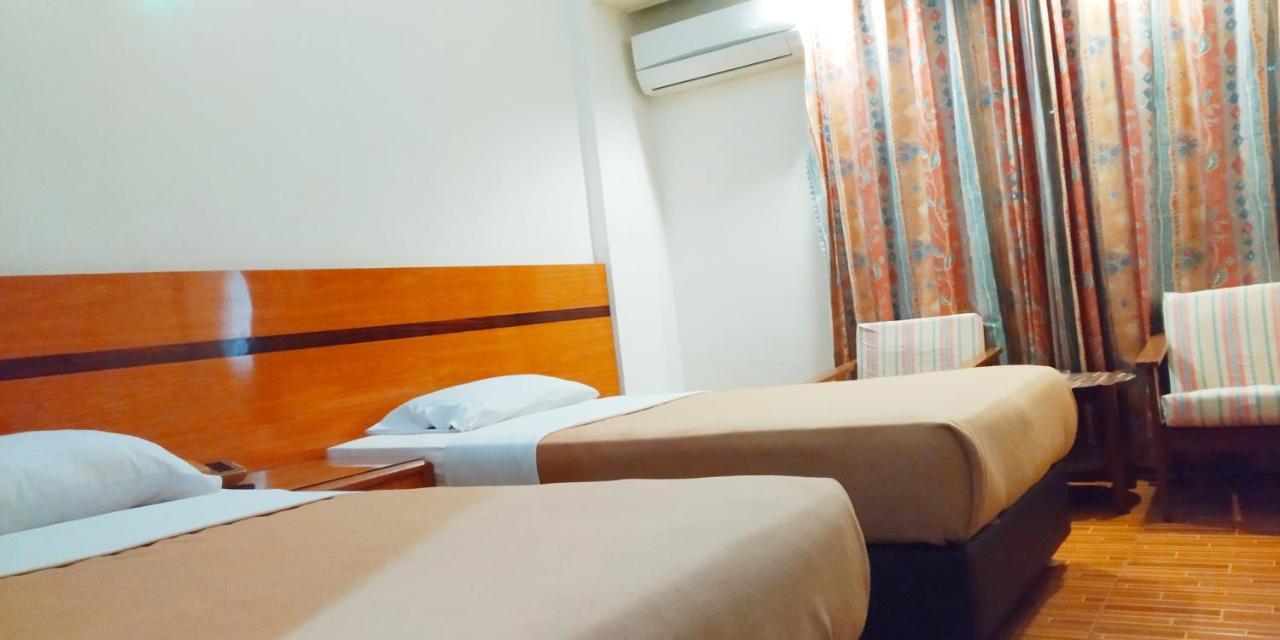 Paradise Hotel Tanjung Pinang Exterior photo
