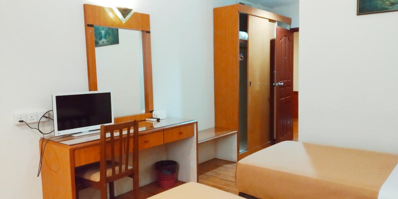 Paradise Hotel Tanjung Pinang Exterior photo